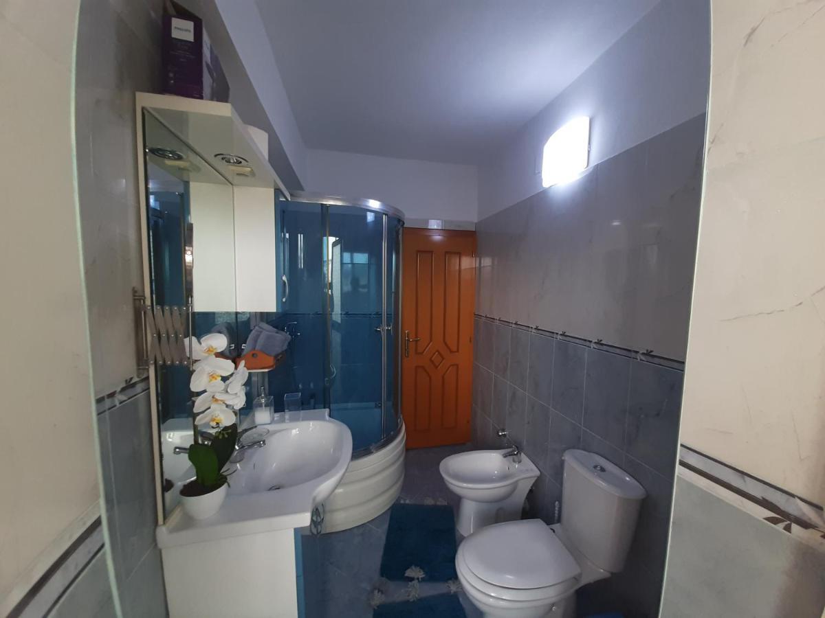 Cosy Central Apartment Shkodër Exteriör bild
